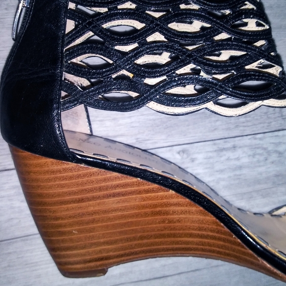 EUC Enzo Angiolini Wedge Sandals - Picture 5 of 8